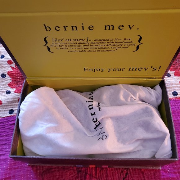 Bernie Mev Peep Toe Low Wedge - Black - 38 (7.5 - 8) - Picture 3 of 9